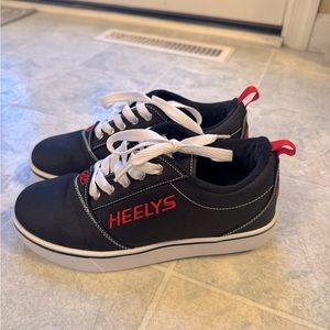Boy’s Heelys